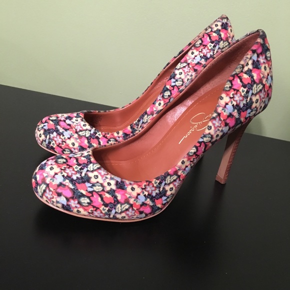 Jessica Simpson Shoes - Jessica Simpson Navy flower print heels